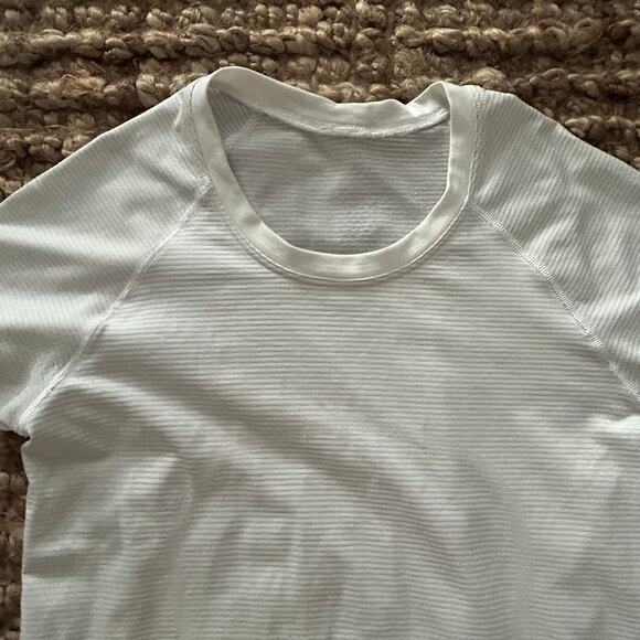 Lululemon Swiftly Tech Short Sleeve Tee-white-Size 6 – Excellent Used Condition - Picture 5 of 8